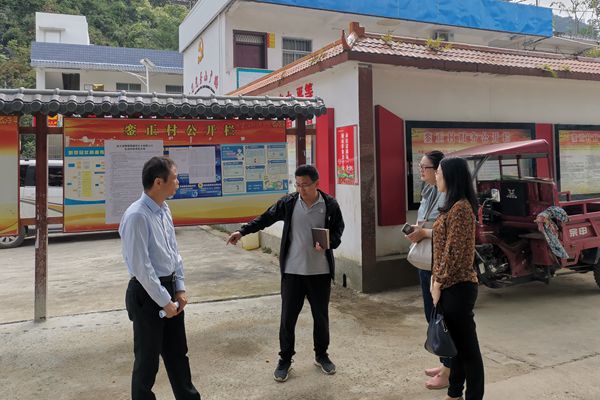 中小企業(yè)擔保與南寧市金融辦深入隆安縣開展結(jié)對幫扶工作調(diào)研