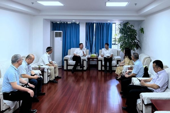 郵儲(chǔ)銀行廣西區(qū)分行黨委委員、 副行長高山一行到中小擔(dān)保座談交流